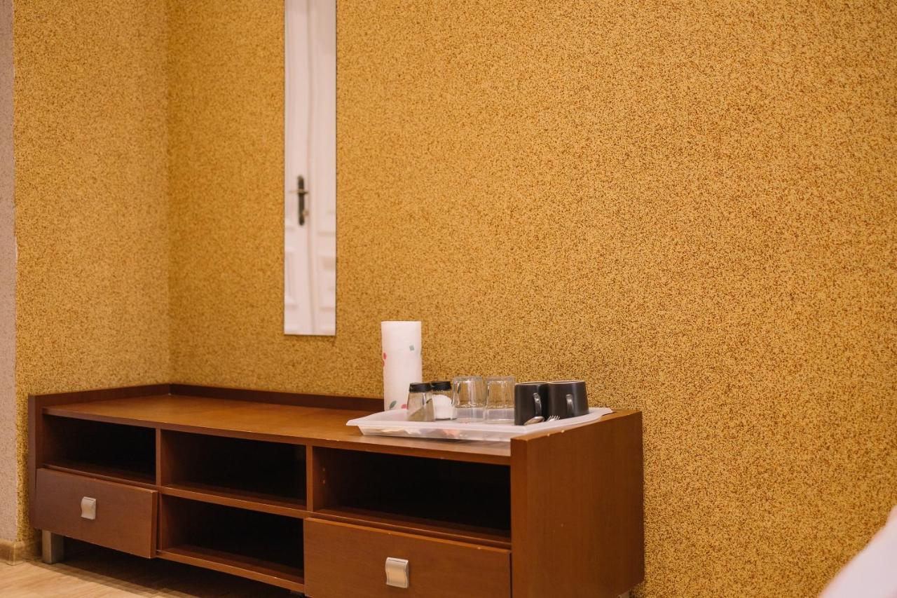 West13 Guest Rooms Krakow Ngoại thất bức ảnh